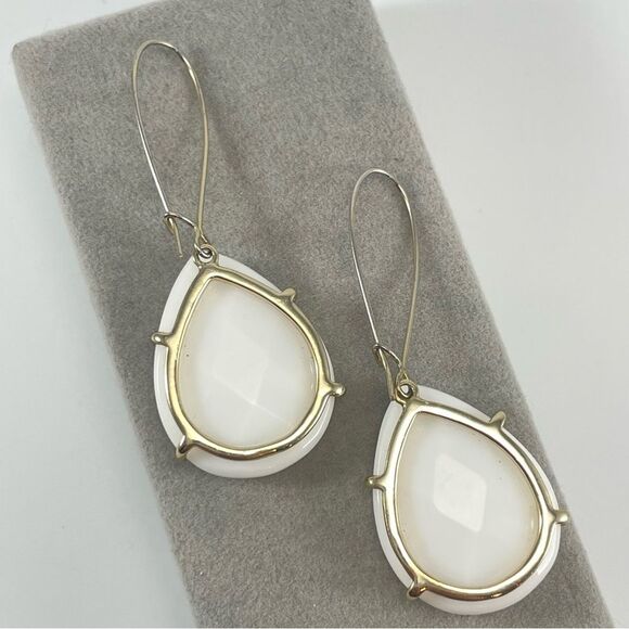 Kendra Scott Allison White Teardrop Dangle Earrings Glass Formal Elegant Bridal - Picture 3 of 5